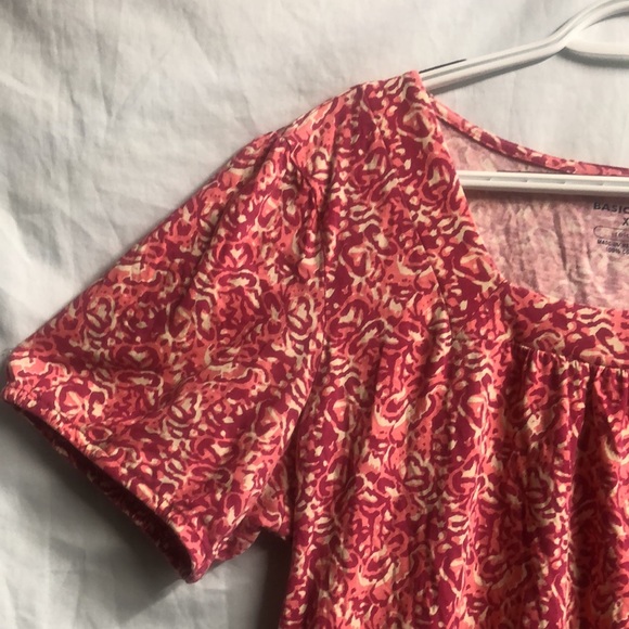 Basic pink white xl relaxed fit tee elastic sleeves squared neckline euc - Picture 3 of 11